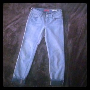 Light blue Guess ankle jeans